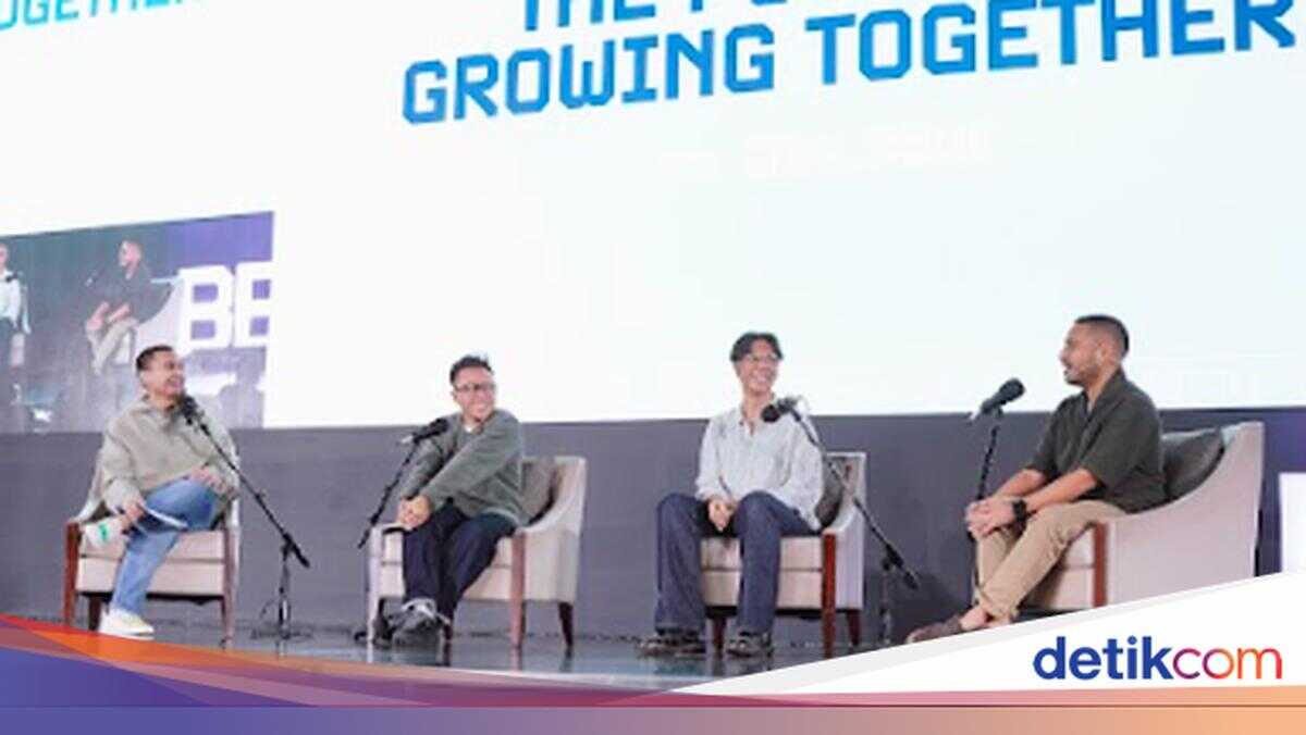 Ramadan: Kahf Encourages Indonesian Men to Maintain Consistency Through 'Bener Bareng'