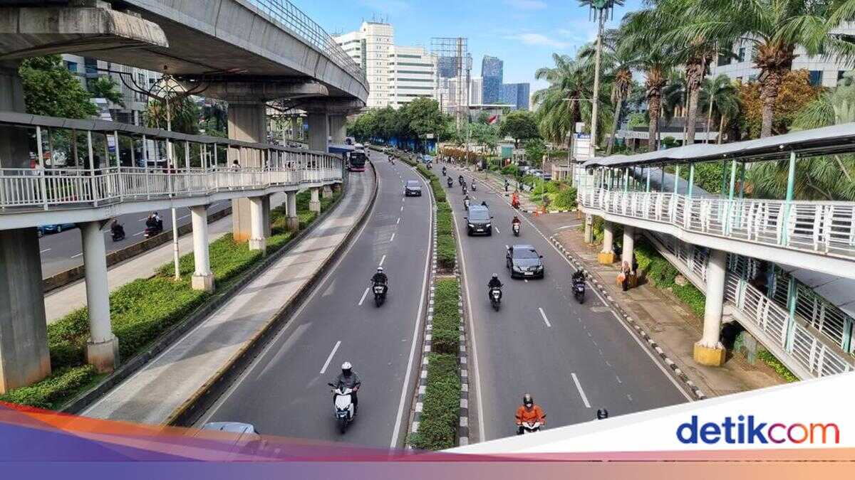 Appearance of South Jakarta's Rasuna Said Road Now Clear of Monorail Pillars