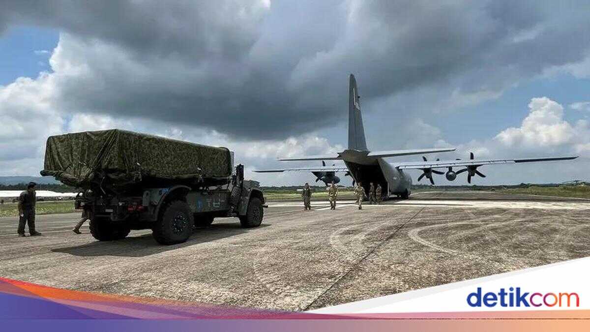 US Military Aircraft Crashes Into Concrete Barrier During Exercise in Philippines, Five Personnel Injured