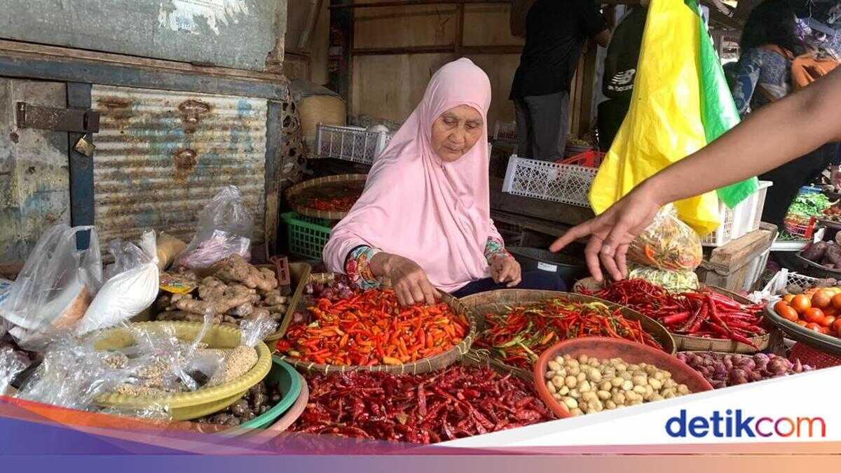 Governor to Import Chilli from Outside NTB to Control Price Surge During Ramadan