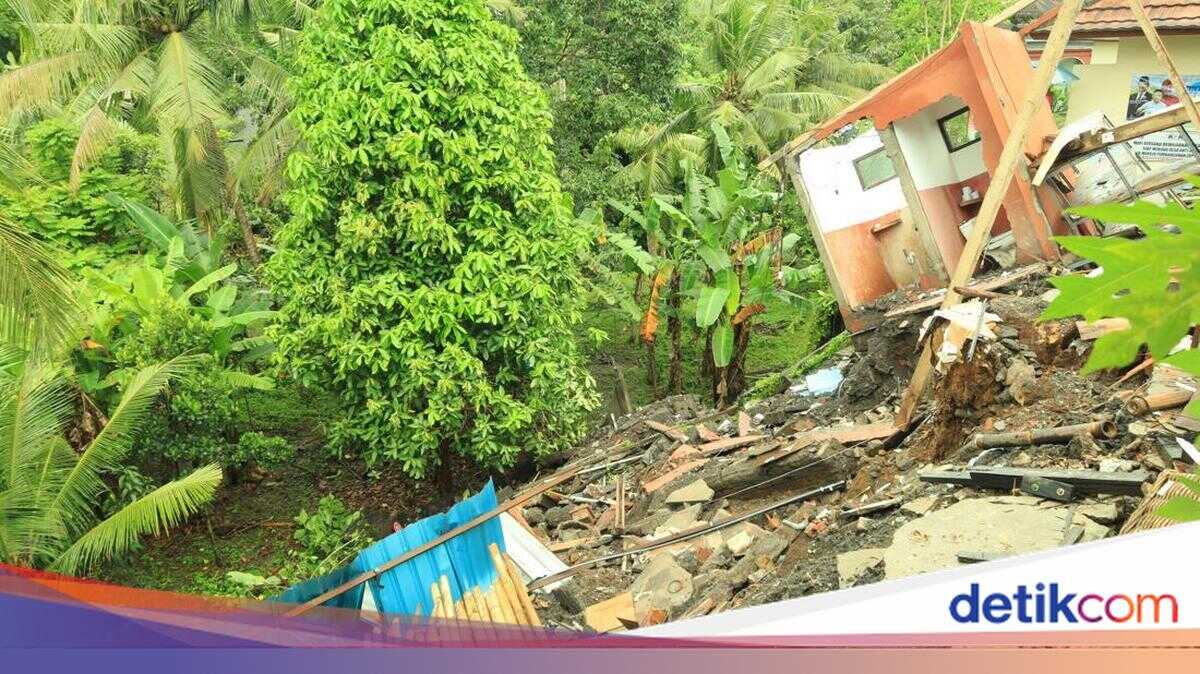 Landslide at The Yoga Barn Cuts Off Access to SDN 2 Peliatan, Gianyar