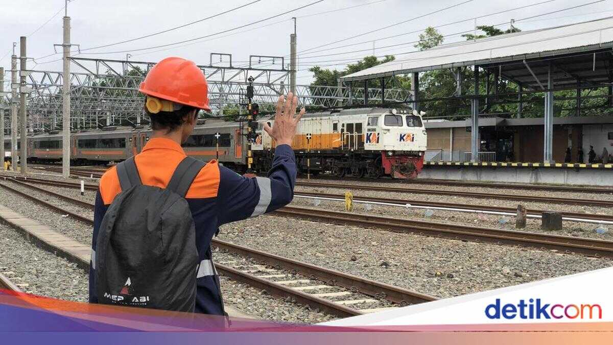 Those Willing to Forgo Holiday to Ensure Smooth Homecoming