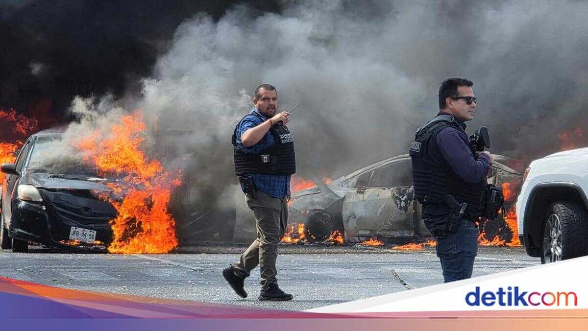 Riots Erupt in Mexico Following Death of Cartel Boss, 25 Soldiers and 30 Gang Members Killed