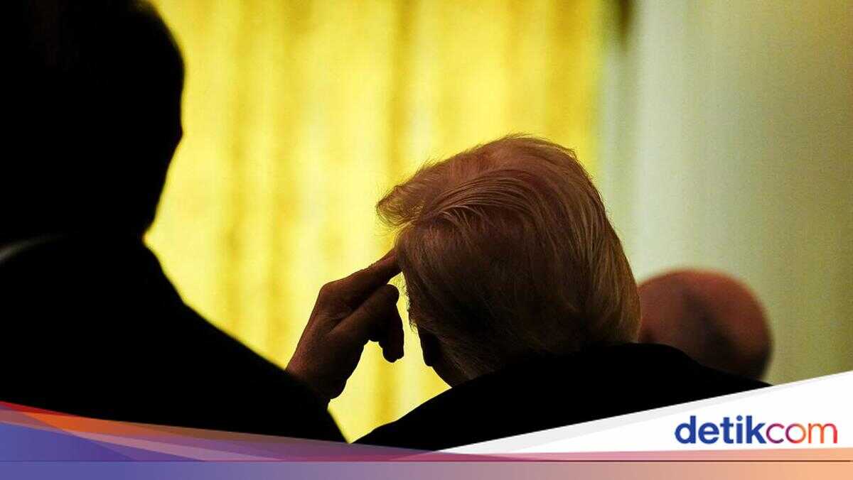 Trump Urges Netflix to Sack Susan Rice from Board of Directors