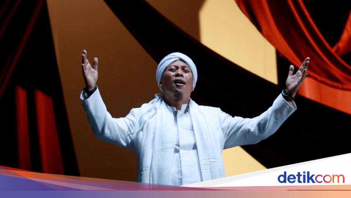 The Lyrics of 'Ramadhan Tiba' by Opick: Welcoming the Holy Month with Islamic Songs