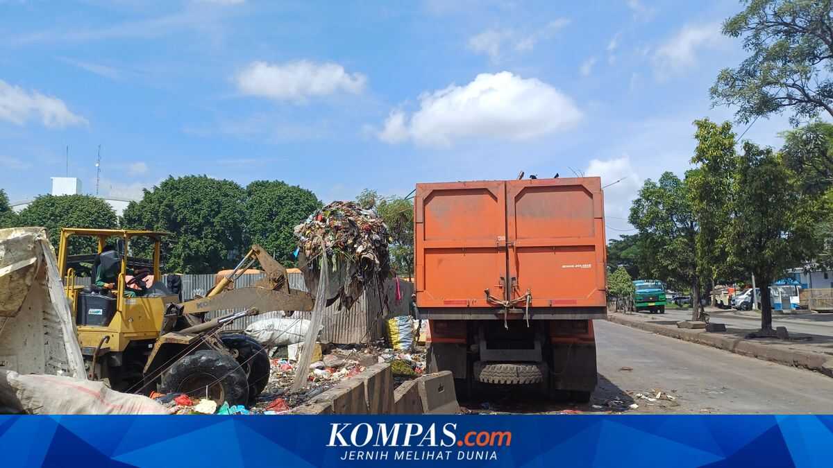 Mounting Waste at Budi Dharma TPS in North Jakarta Due to Diversion from Four Neighbourhoods
