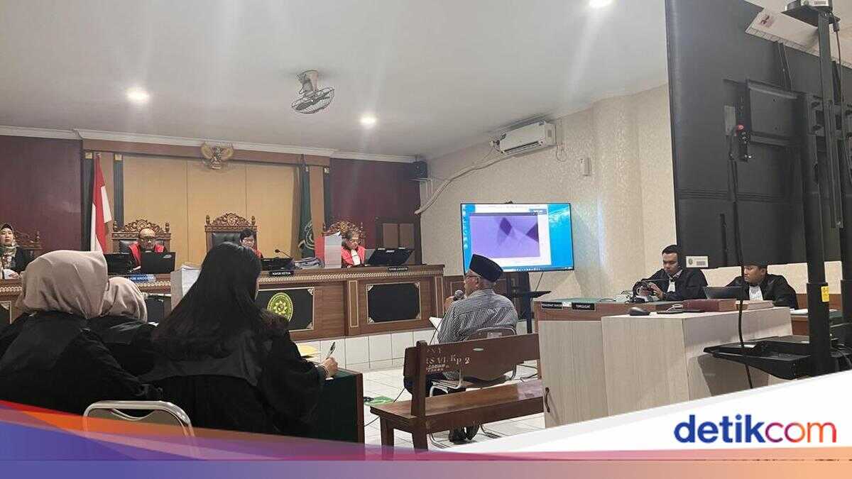 Grilled by Judge over IDR 10 Billion Grant Recipients, Sri Purnomo: The Details are with the Department