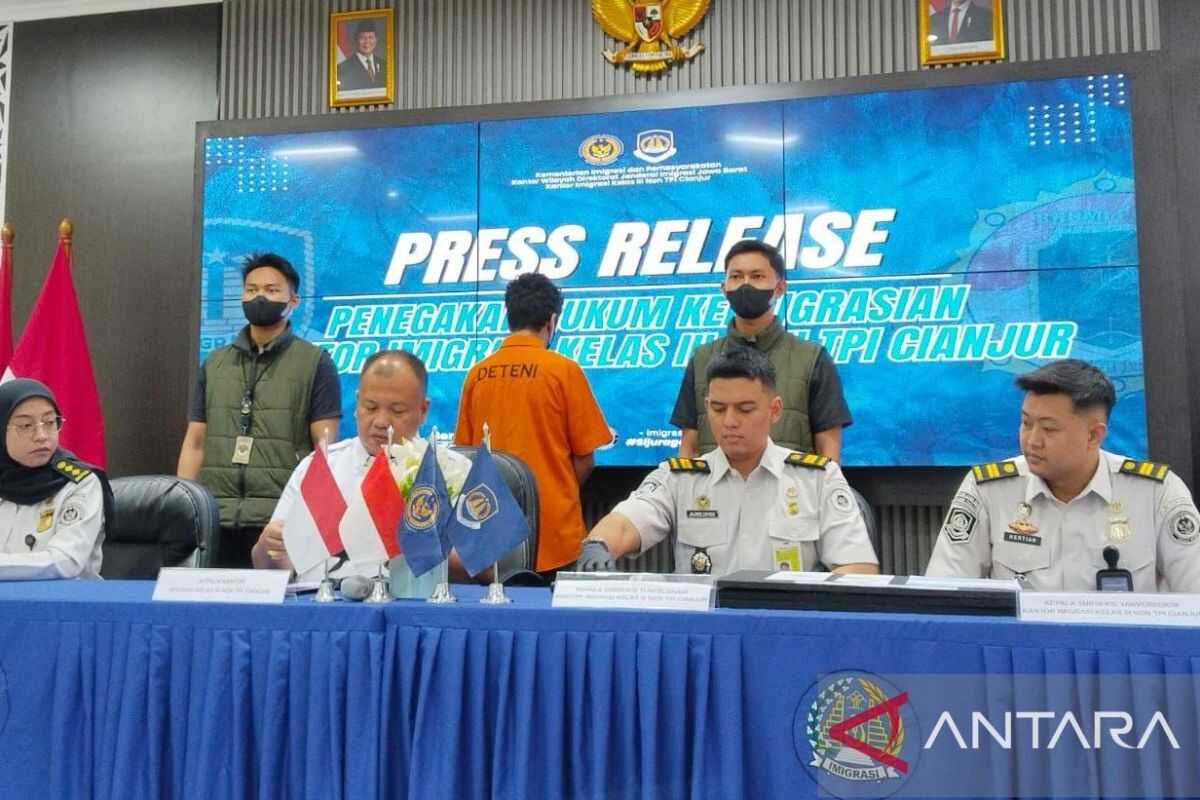 Cianjur Immigration Office Deports Saudi National for Violating Limited Stay Permit