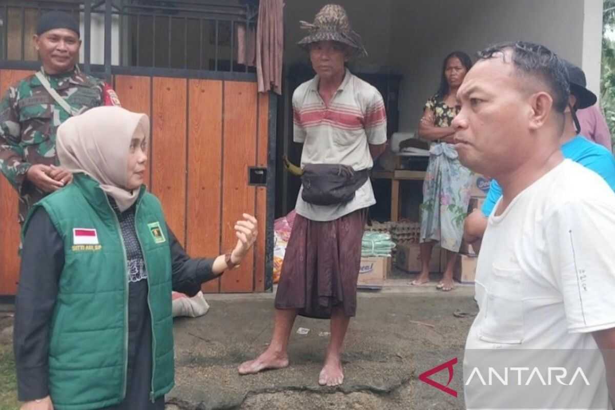 NTB DPRD Member Delivers Aid to Flood Victims in Bangket Parak