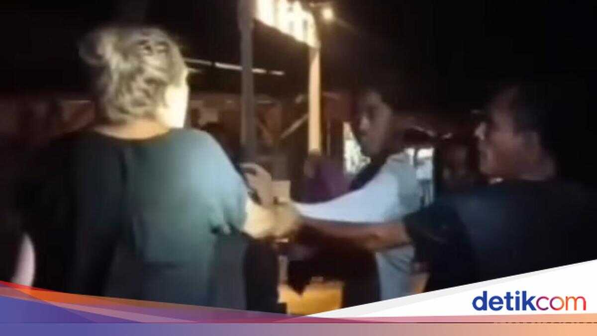 Foreign Woman Kicked Out of Lombok After Outburst Over Quran Recitation