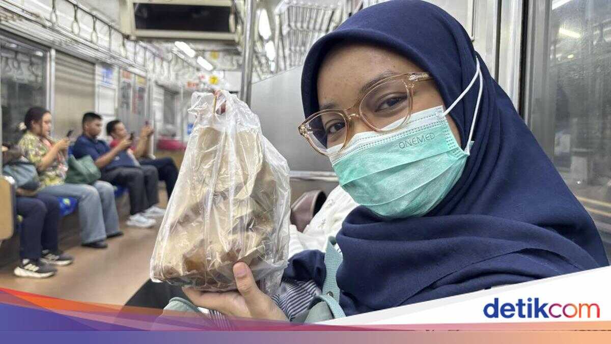 Passengers Share Their First Fast-Breaking Experiences on the KRL Commuter Train