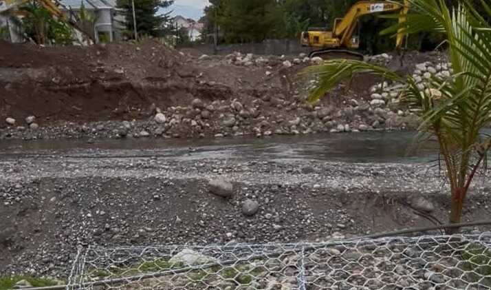 Following Flash Floods, Construction of 350-Meter Gabion Wall Along Batang Aia Dingin River Begins