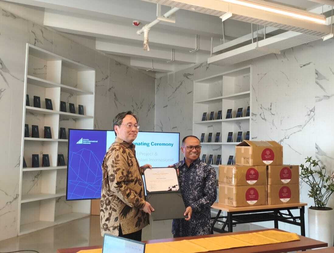 UIII Receives Book Donation from the Japanese Embassy to Enhance International Literacy