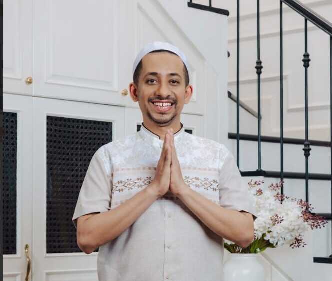 To Welcome Ramadan, MOC Launches Men's Muslim Fashion Collection with Habib Ja'far