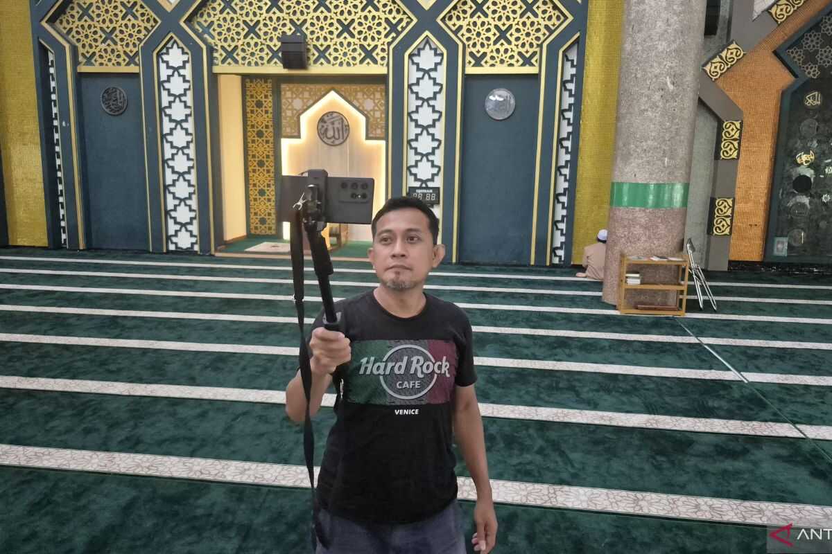Embracing Ramadan: A Journey Through Indonesia's Grand Mosques