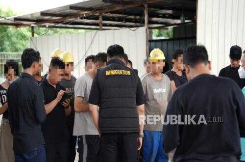 Jakarta Utara Immigration Deports Nine Chinese Nationals Working Illegally in Cilincing Warehouse District