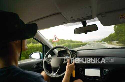 Minister of Manpower to Meet with Ride-Hailing App Operators Tomorrow to Discuss Eid Al-Fitr Allowance for Online Motorcycle Taxi Drivers