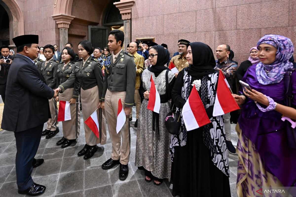 Indonesian Diaspora Welcomes President Prabowo's Arrival in Abu Dhabi