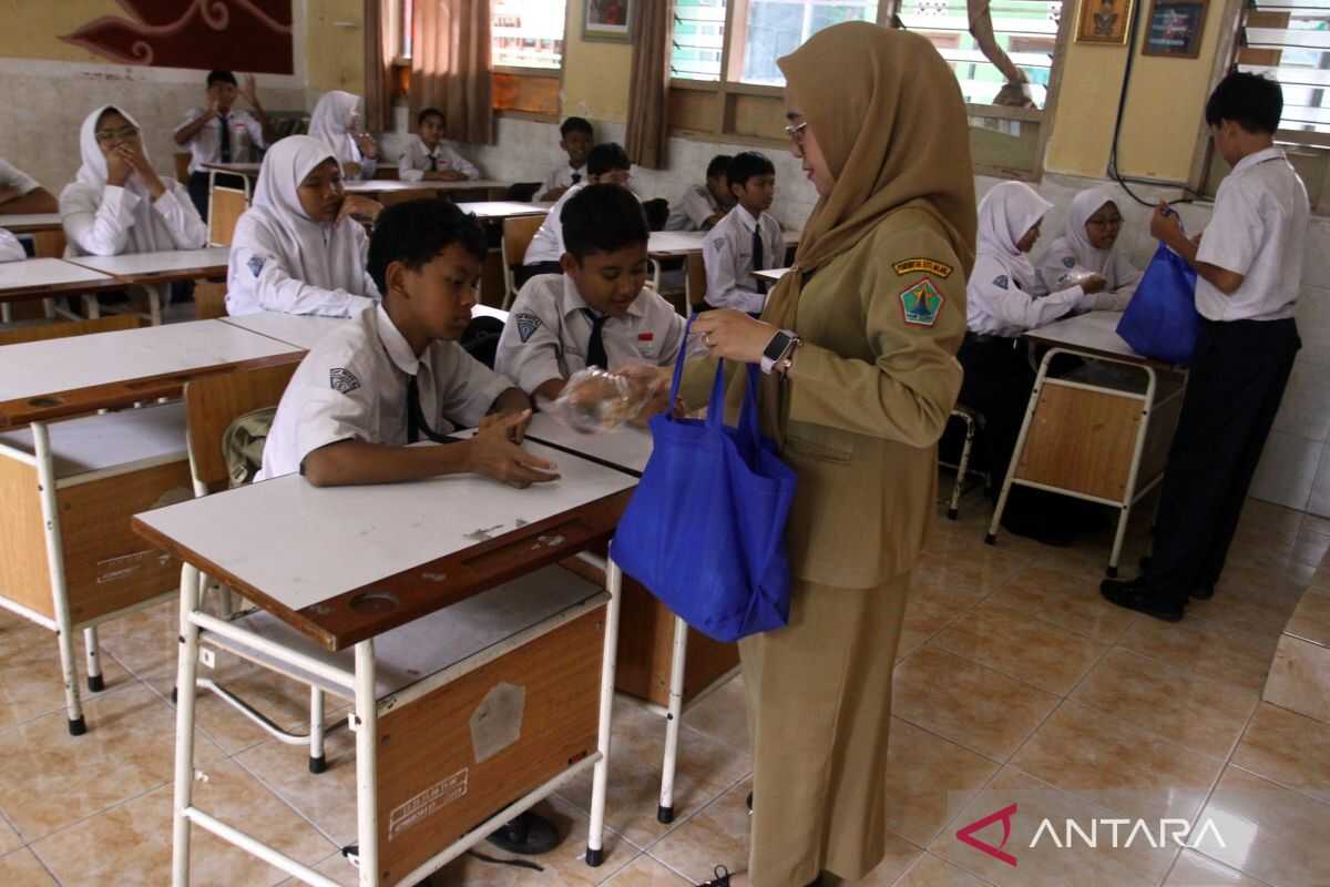 Yesterday's Humaniora: Zakat Not Used for MBG, MBG Ramadan Menu