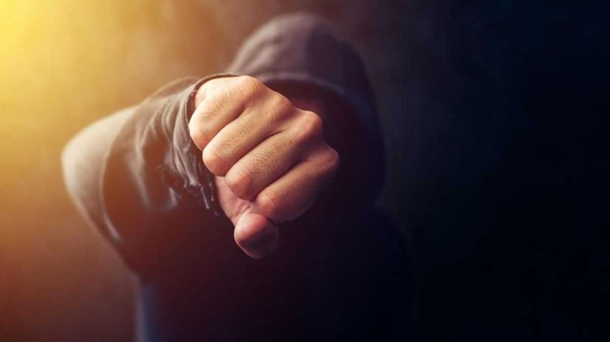 Man Who Claimed to be an Official Assaults Petrol Station Attendants in East Jakarta, Now a Suspect