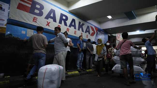 Sacks of Goods Weighed – Ready to be Shipped Outside Java