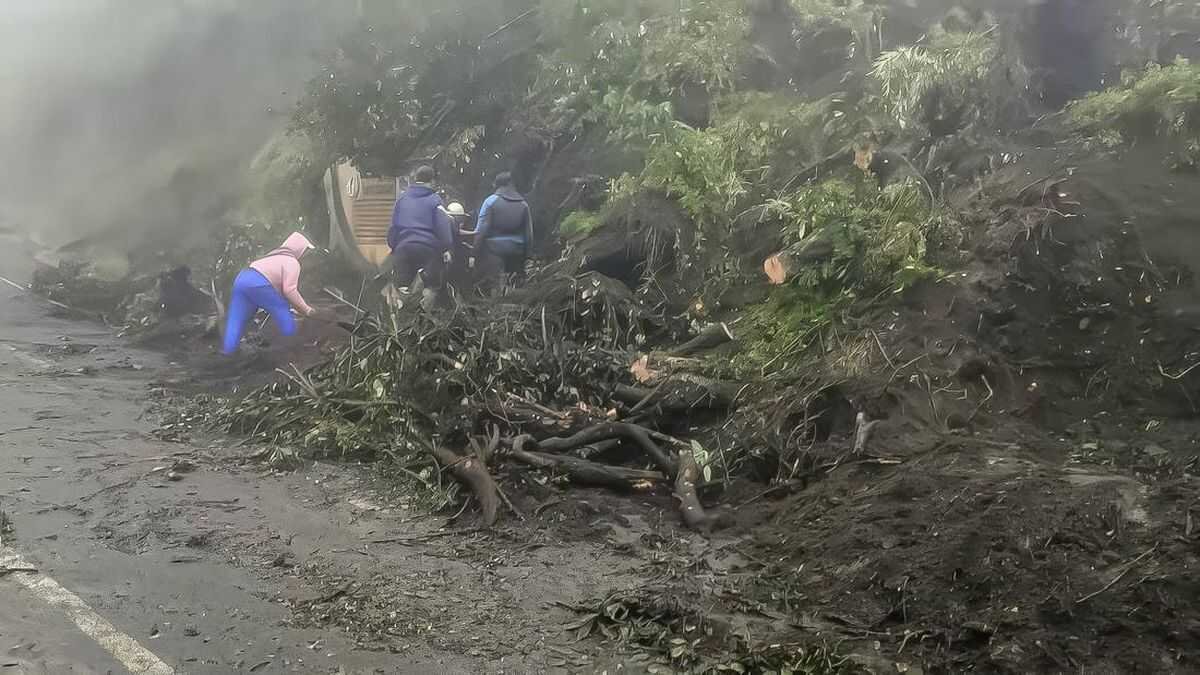 Landslide in Bromo Area, Tourist Access Remains Open