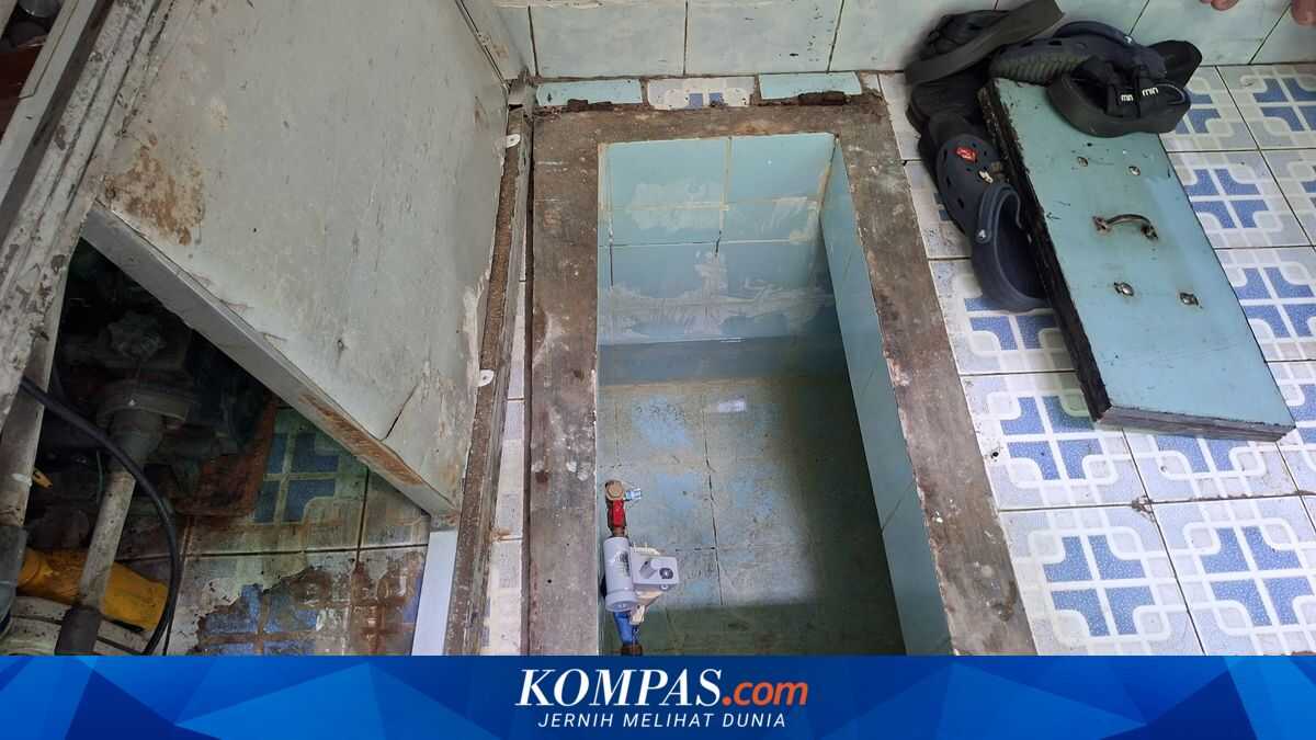 Waiting for Water That Never Comes in Jembatan Besi...