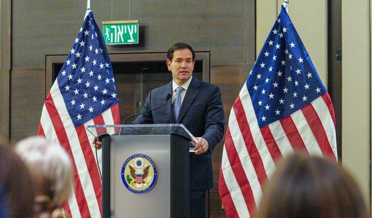 US Senator Marco Rubio Urges Iran to Include Missile Program in Negotiations