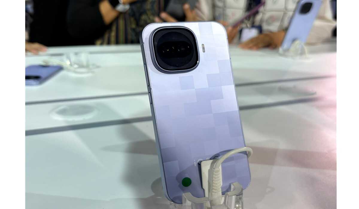 iQOO 15R Officially Launched in Indonesia: Debuts Snapdragon 8 Gen 5 and 7,600 mAh Monster Battery