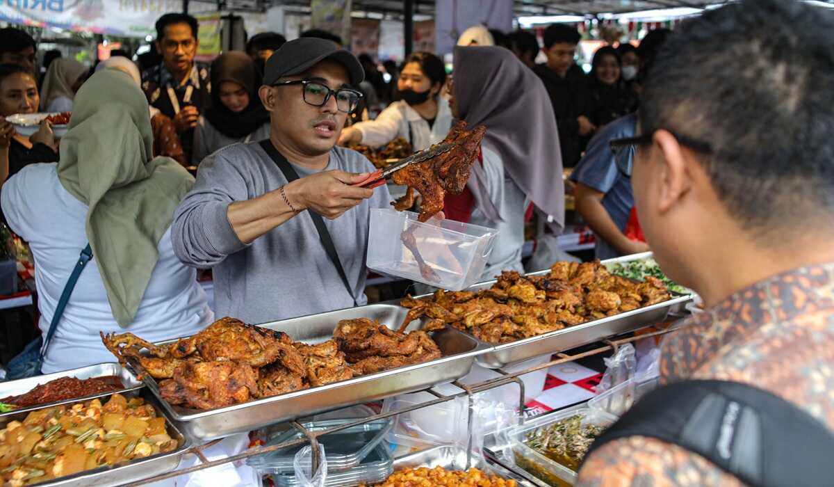 The 'War Takjil' Phenomenon: When Hunting for Iftar Menus Becomes a Social Event