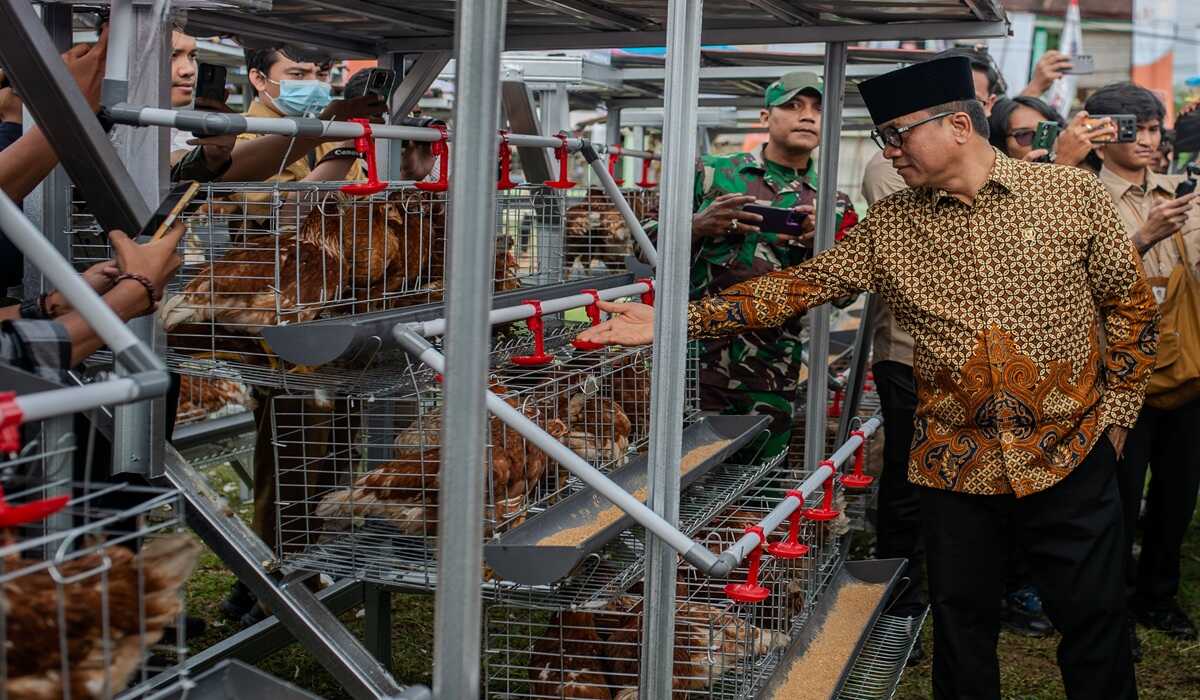 Minister Asks for a Halt to New Alfamart-Indomart Permits in Villages: To Prevent Undermining Local Businesses