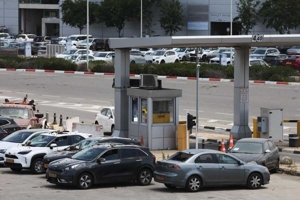 Tensions rise as Australia evacuates diplomats' families from Israel