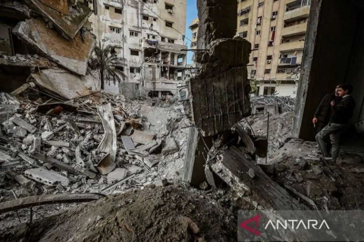 Israeli Strikes in Gaza Kill Two Civilians, Injure Several