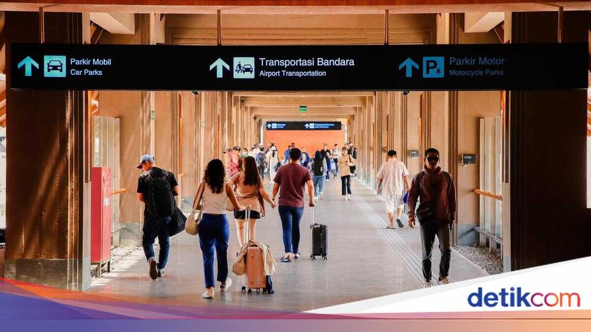 Fourteen Sukabumi Residents' Umrah Tickets and Visas Found to Be Fake at the Airport