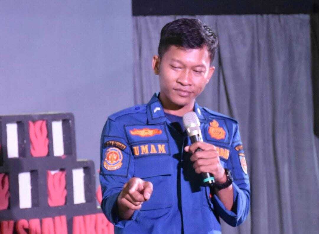 Comedian and Firefighter Khairul Umam Receives Threats After Posting Content About Helmets