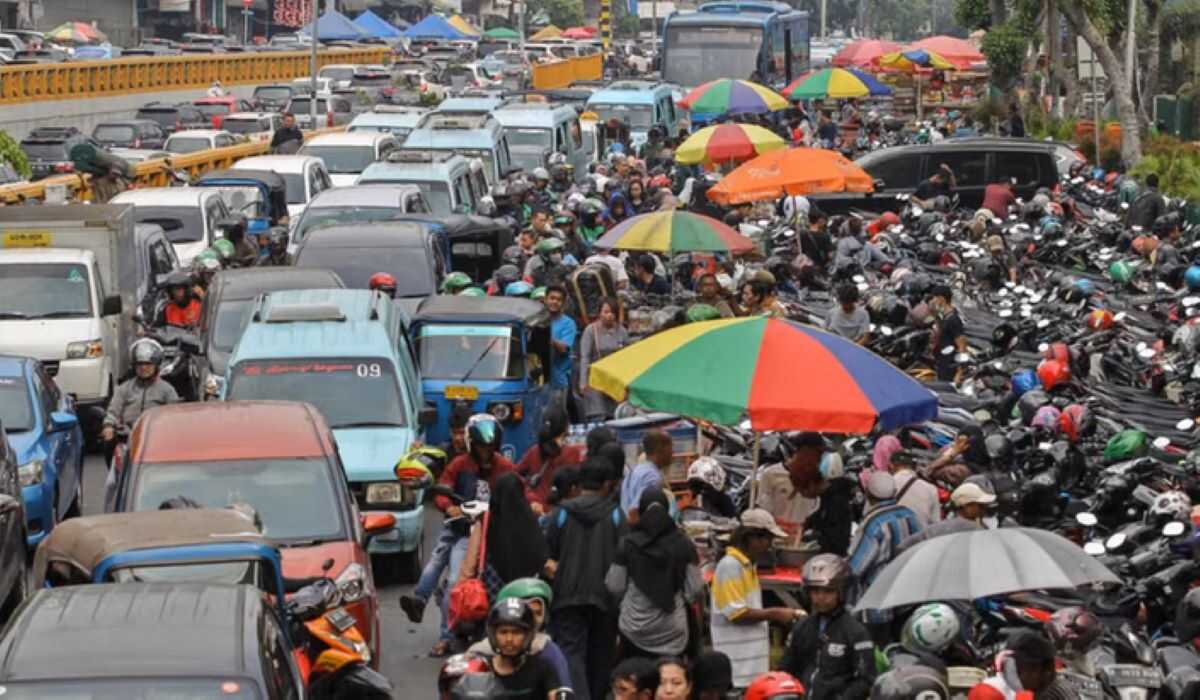 Central Jakarta City Government Deploys 100 Personnel in Tanah Abang Area
