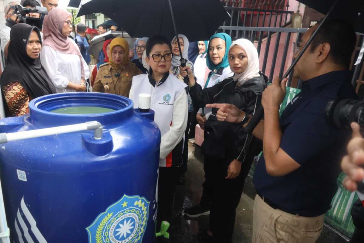 PAM Jaya continues free water tank distribution programme for residents