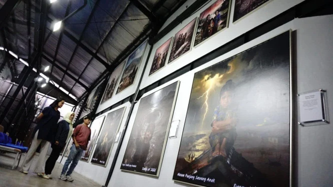 Denny JA's Painting Exhibition Titled 'Sumatra Cries and Ecological Critique' Welcomes Ramadan