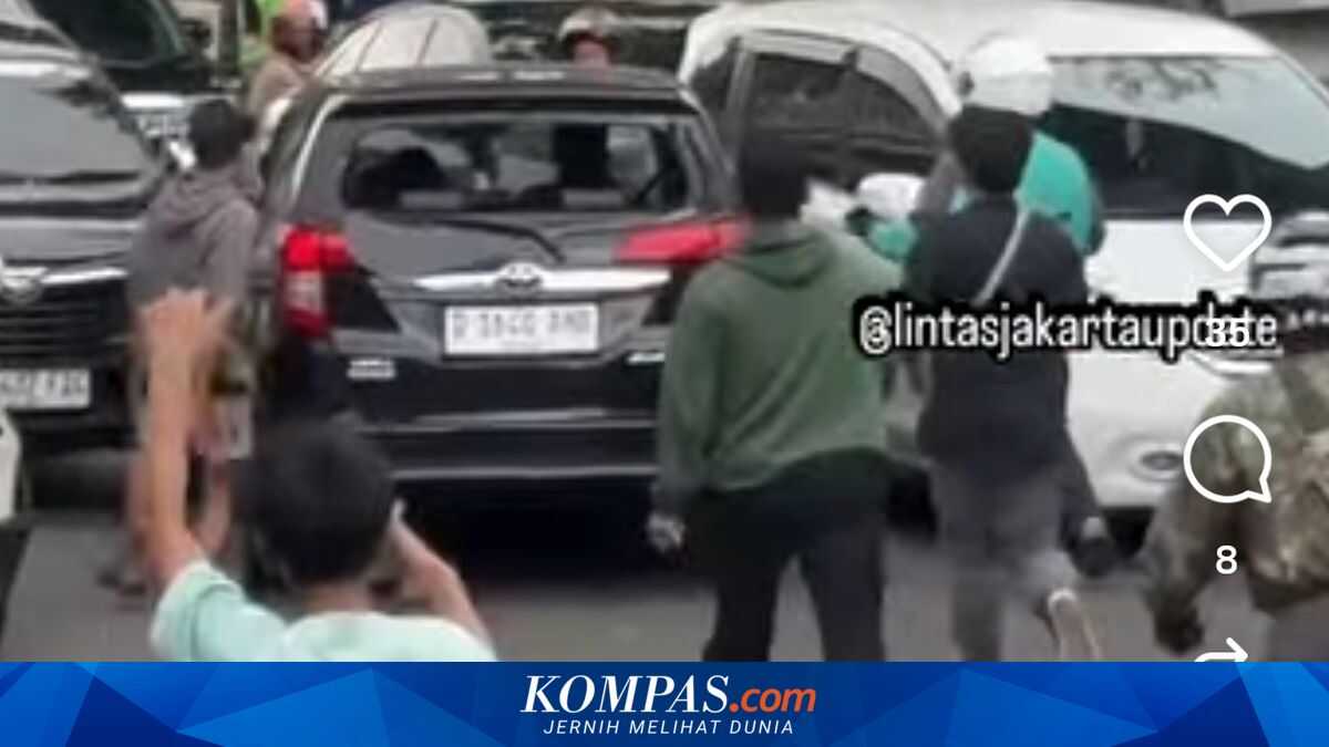 Why Did a Calya Car Drive Against Traffic in Gunung Sahari, Leading to a Mob Attack?