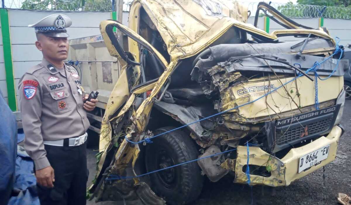 Deadly Ceramic Truck Accident on Cipularang Toll Road KM 91