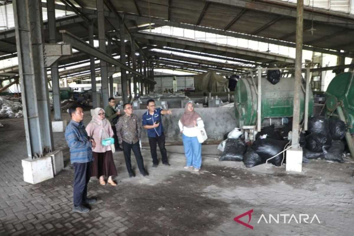 Indonesia taps universities, industries for waste-to-energy push