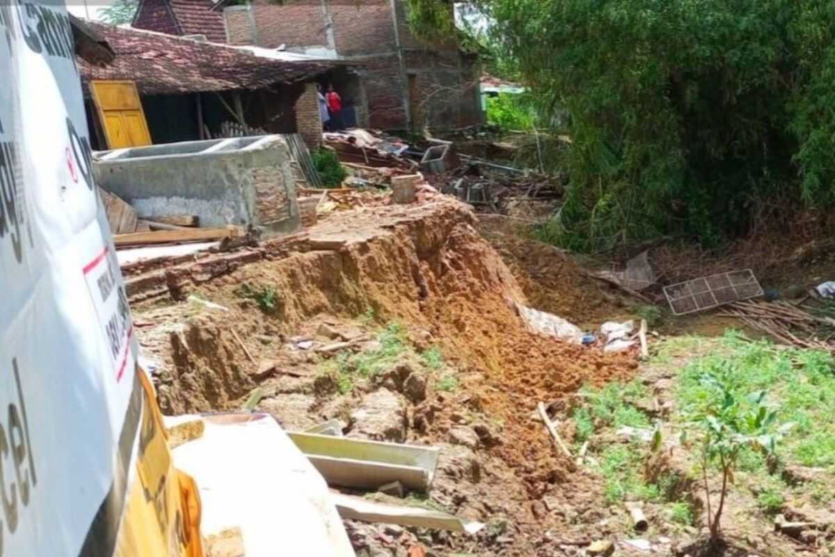 Rembang Regency Government Addresses and Monitors Land Subsidence Phenomenon