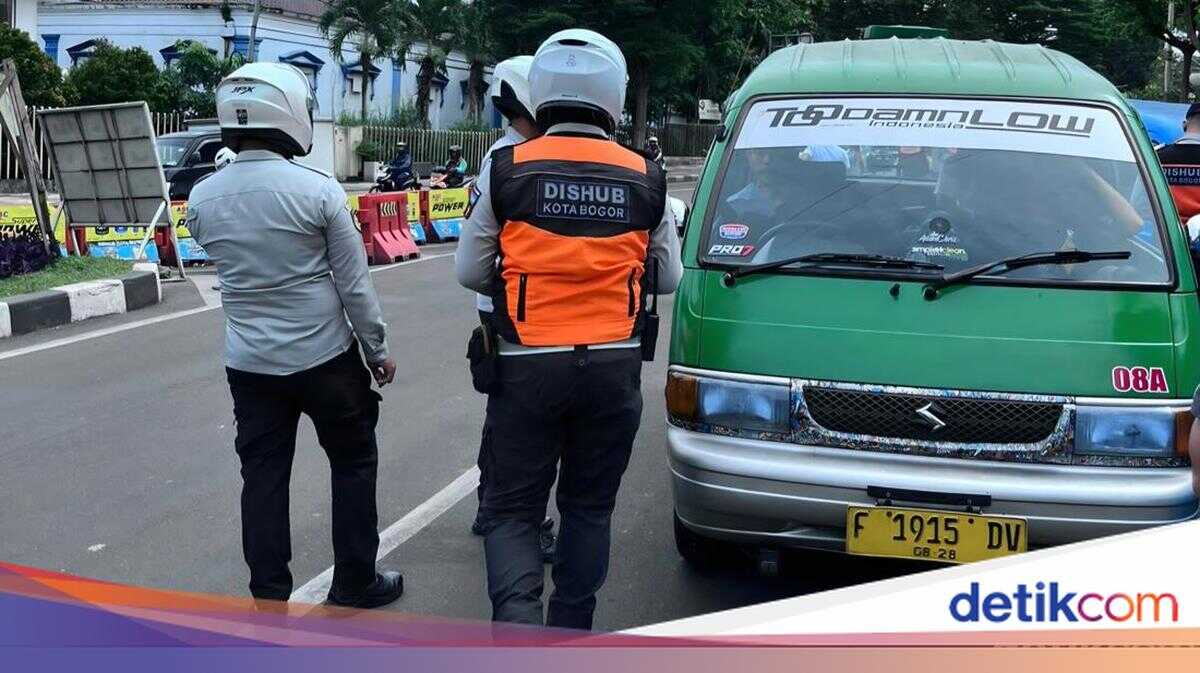 Dozens of Unroadworthy Minibuses Caught in Bogor Raid, Issued Traffic Violations