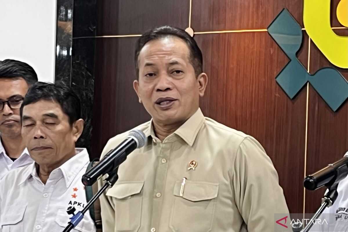 Cooperative Minister: Presidential Regulation No. 112/2007 and 2015 Economic Policy Package to be Re-evaluated