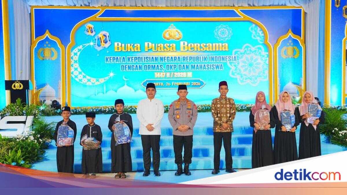 National Police Chief Hosts Iftar Event with Community Organisations and Students, Provides Aid to Orphans