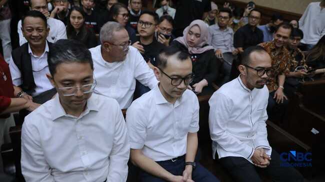 Three Former Pertamina Executives Sentenced to 9-10 Years in Prison in Oil Corruption Case