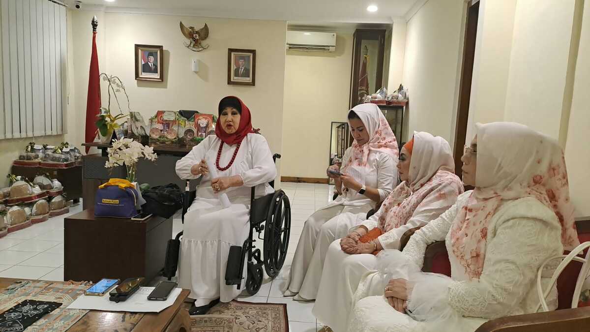 Female Figure Dewi Motik Asks for Kowani's Issues to be Resolved Internally