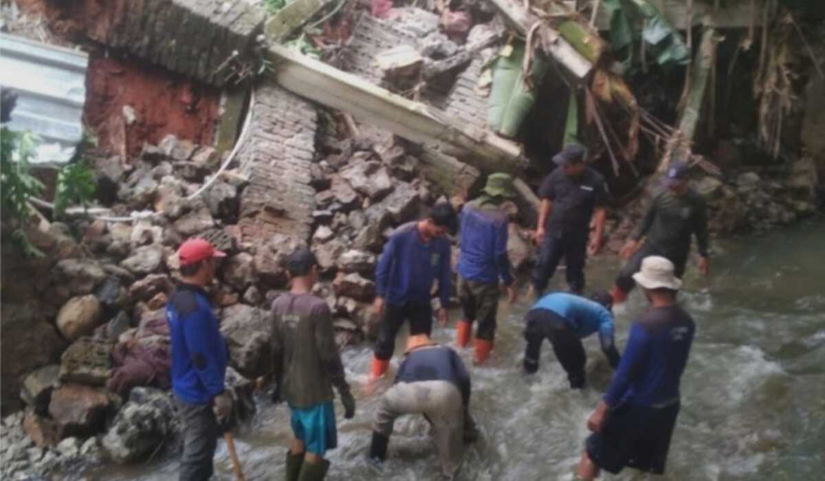 20 Landslide Incidents Occurred in Depok Throughout February 2026