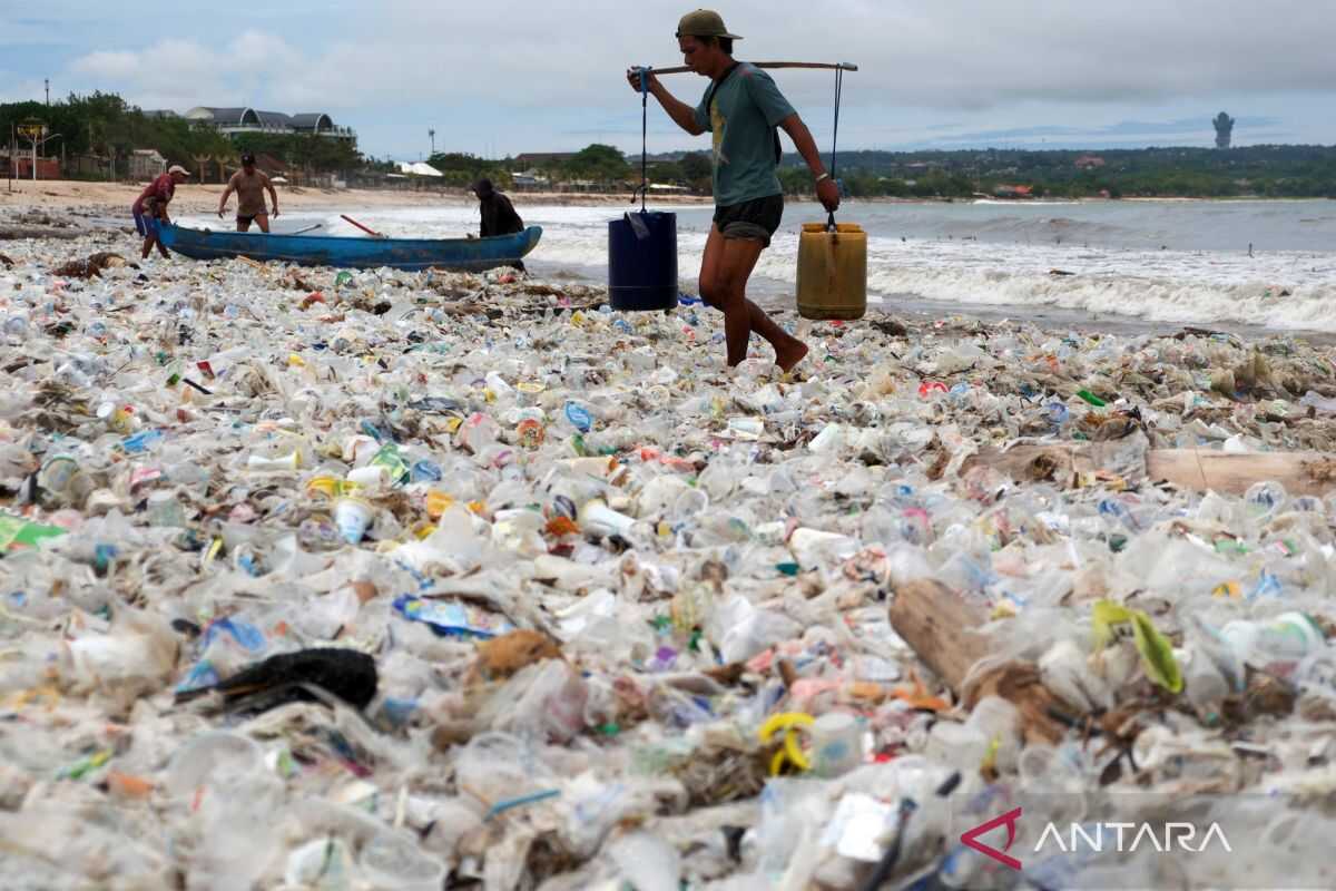 Holistic approach needed to tackle Indonesia's waste crisis: minister