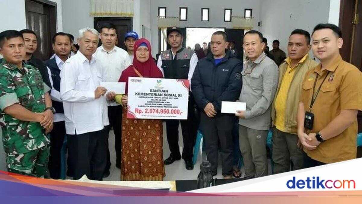 Ministry of Social Affairs Distributes Aid to Disaster Victims in Bener Meriah